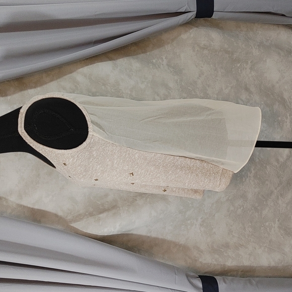 ๐3/ $33๐ Flirty Cream Tank Top - Picture 3 of 6